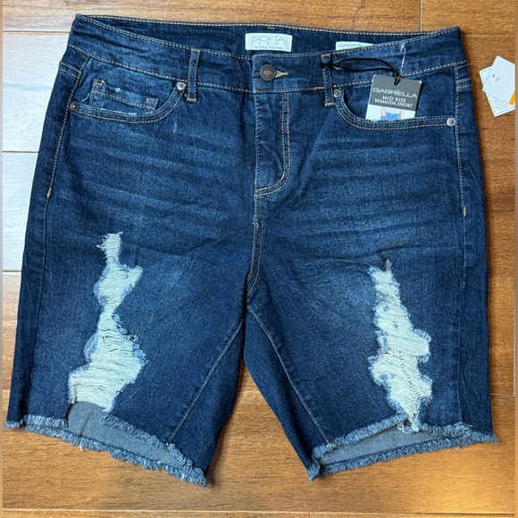 sofia by sofia vergara Pants - NWT Sofia Distressed Dark Wash Denim Shorts